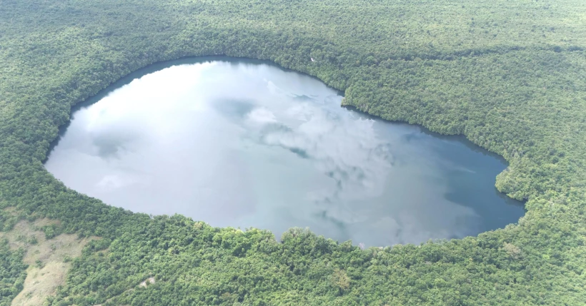 Kisah Cinta Terlarang dan Fenomena Aneh Danau Berbentuk Hati di Buton Tengah