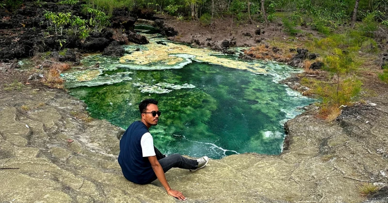 Awak redaksi Sultratop.com mengunjungi langsung Permandian Air Panas Wawolesea di Konawe Utara.