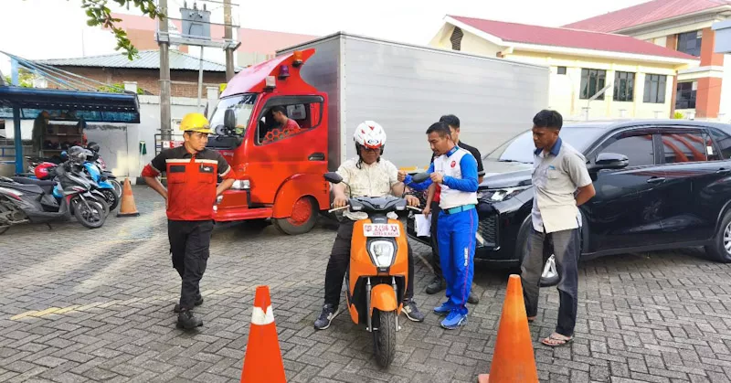 Astra Motor Sulsel Gelar Safety Riding dan Kenalkan Honda Icon-e ke Karyawan Astra Trac 1 Astra Motor Sulsel Gelar Safety Riding dan Kenalkan Honda Icon-e ke Karyawan Astra Trac