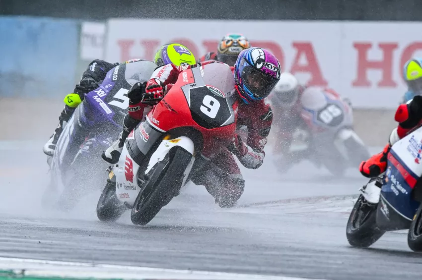 Kembali Cetak Sejarah, Pebalap Binaan Astra Honda Juara di ETC Prancis