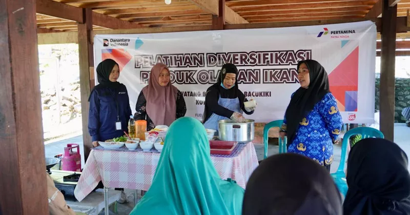 Pertamina Patra Niaga Sulawesi Dukung Inovasi Pangan dan Kemandirian Perempuan dengan Olahan Bandeng Presto di Parepare 1 Pertamina Patra Niaga Sulawesi Dukung Inovasi Pangan dan Kemandirian Perempuan dengan Olahan Bandeng Presto di Parepare