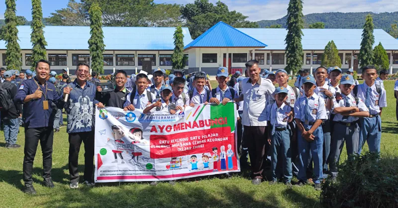 BPR Bahteramas Bombana Sosialisasikan Program Kejar Emas kepada Siswa SMAN 03 dan SMKN 02 Bombana