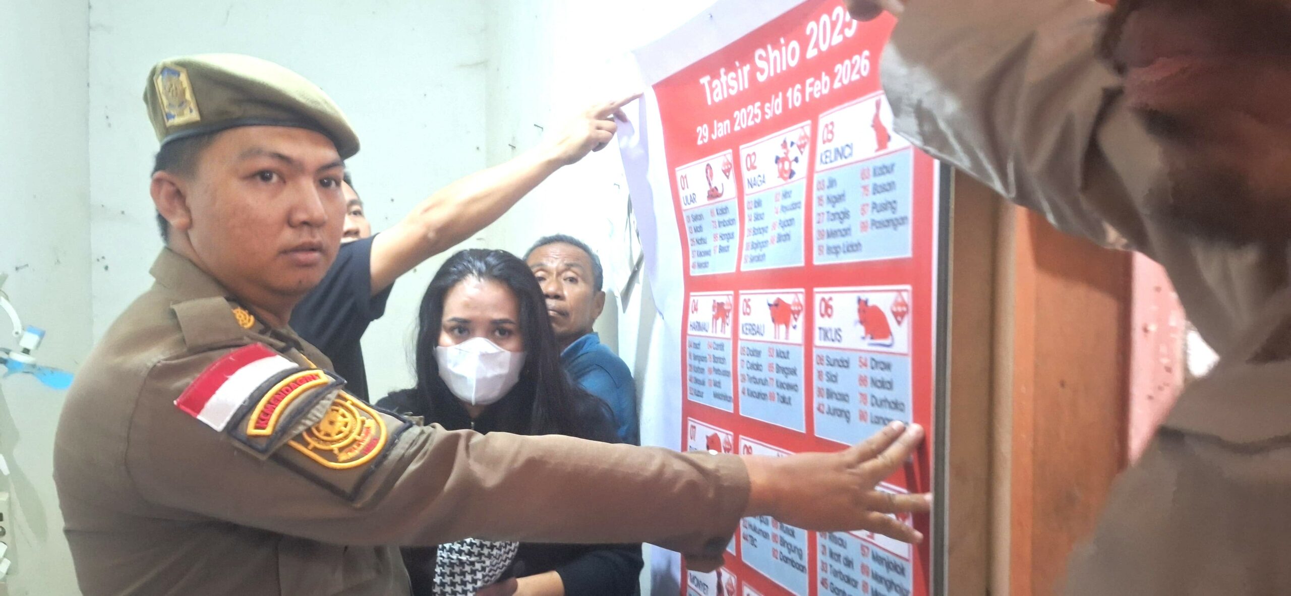 Perumda Pasar Kendari Bongkar Judi Togel di Pasar Anduonohu, Ada Bandar Perempuan 3 Perumda Pasar Kendari Bongkar Judi Togel di Pasar Anduonohu, Ada Bandar Perempuan