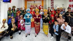 Meriahkan HUT ke-80 RI, BPR Bahteramas Kendari Beri Pelayanan dengan Pakaian Adat Nusantara 10 Meriahkan HUT ke-80 RI, BPR Bahteramas Kendari Beri Pelayanan dengan Pakaian Adat Nusantara