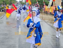 Tampil Perdana di Bawah Hujan, Marching Band SMAN 1 Napano Kusambi Semarakkan HUT ke-80 RI