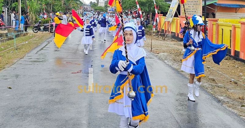 Tampil Perdana di Bawah Hujan, Marching Band SMAN 1 Napano Kusambi Semarakkan HUT ke-80 RI 1 Tampil Perdana di Bawah Hujan, Marching Band SMAN 1 Napano Kusambi Semarakkan HUT ke-80 RI