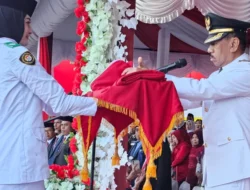 Wakil Bupati Ali Basa Jadi Inspektur Upacara Penurunan Bendera HUT RI di Muna Barat