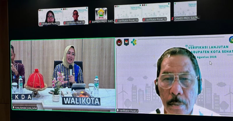 Siska Karina Imran Paparkan Program Kota Sehat, Pemkot Kendari Dapat Pujian Tim Verifikator 1 Wali Kota Kendari (kiri), tim verifikasi Kementerian Kesehatan (kanan). (Foto: Istimewa)