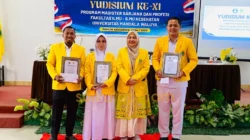 FIIKES Universitas Mandala Waluya Kendari Kukuhkan 3 Mahasiswa Terbaik Ber-IPK 4,0 dan 3,96