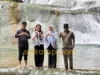 Gubernur Malut Sherly Berwisata ke Air Terjun Moramo Konsel