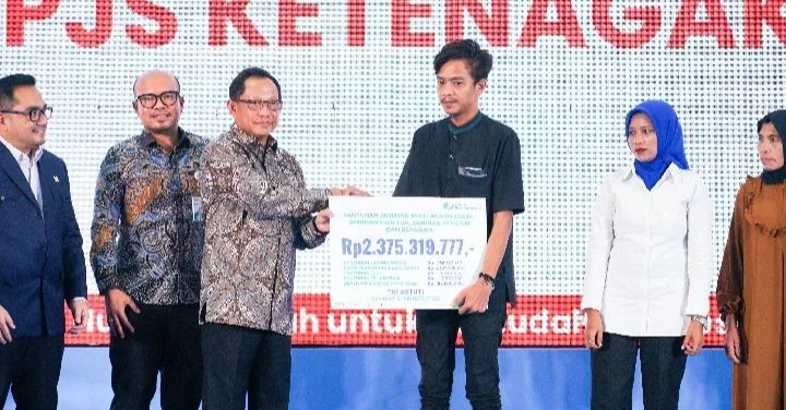 Rakornas PHD 2025: BPJS Ketenagakerjaan Tegaskan Komitmen Perlindungan Pekerja 1 Rakornas PHD 2025: BPJS Ketenagakerjaan Tegaskan Komitmen Perlindungan Pekerja