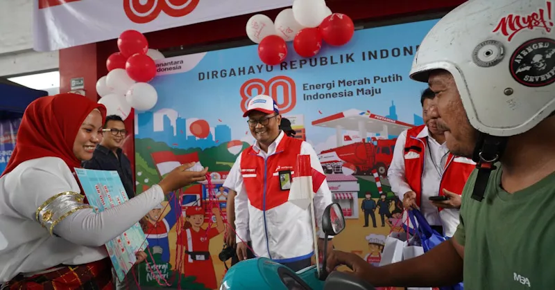 Pertamina Patra Niaga Sulawesi Rayakan Kemerdekaan Bersama Pelanggan di SPBU 1 Pertamina Patra Niaga Sulawesi Rayakan Kemerdekaan Bersama Pelanggan di SPBU