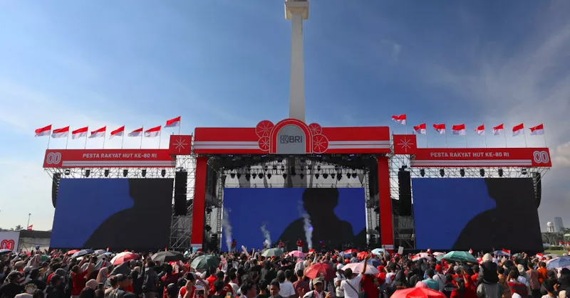 Gelar Panggung Hiburan di Monas, BRI Turut Sukseskan Pesta Rakyat & Karnaval HUT ke-80 RI 1 Gelar Panggung Hiburan di Monas, BRI Turut Sukseskan Pesta Rakyat & Karnaval HUT ke-80 RI