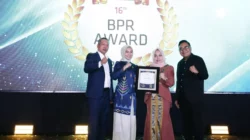 Melayani dengan Hati, Tumbuh dengan Integritas: BPR Bahteramas Kendari Raih Infobank Award 2025 15 Melayani dengan Hati, Tumbuh dengan Integritas: BPR Bahteramas Kendari Raih Infobank Award 2025