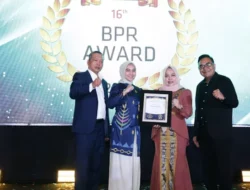 Melayani dengan Hati, Tumbuh dengan Integritas: BPR Bahteramas Kendari Raih Infobank Award 2025