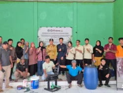 Dosen UHO Latih Petani Konawe Utara Olah Limbah Sawit Jadi Energi Terbarukan