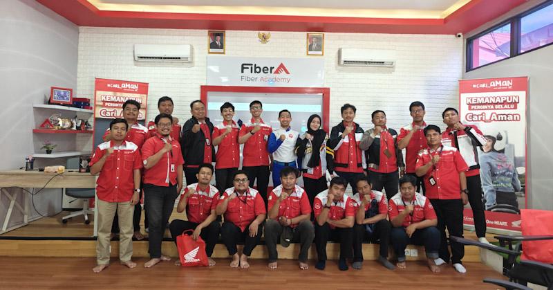 Dukung Mobilitas Aman, Asmo Sulsel Gelar Edukasi Safety Riding untuk Telkom Akses Makassar