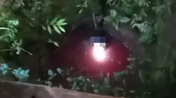 Pria Diduga ODGJ di Muna Mengamuk, Aniaya Ibu Kandung hingga Tewas dan Lukai Tetangga 12 Pria Diduga ODGJ di Muna Mengamuk, Aniaya Ibu Kandung hingga Tewas dan Lukai Tetangga