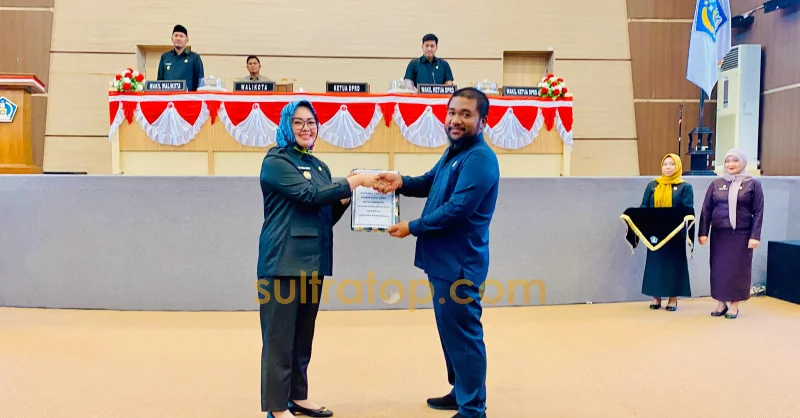 Wali Kota Kendari Serahkan Ranperda APBD-P 2025 ke DPRD