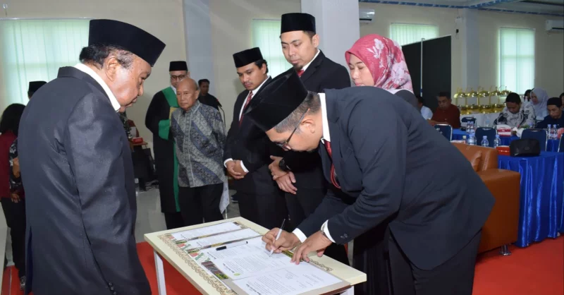 Erwin Azizi Jayadipraja Diangkat Menjadi Wakil Rektor I UMW Kendari