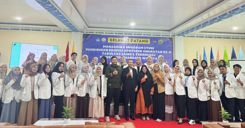 Kuliah Perdana Angkatan II Prodi Profesi Apoteker UMW Kendari: Tekankan Pentingnya Pengawasan Obat dan Makanan