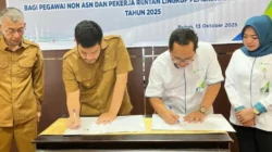 Bupati Buton Teken MoU dengan BPJS Ketenagakerjaan, Wujud Perlindungan untuk Non ASN dan Pekerja Rentan 7 Bupati Buton Teken MoU dengan BPJS Ketenagakerjaan, Wujud Perlindungan untuk Non ASN dan Pekerja Rentan