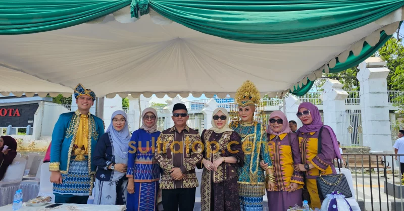 Kafilah Muna Barat Tampilkan Liwu Mokesa di Pawai Taaruf STQH Nasional 2025