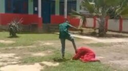 Viral Video Siswa SD di Muna Barat Aniaya Teman Perempuannya, Orang Tua Pelaku Siap Bertanggung Jawab 11 Viral Video Siswa SD di Muna Barat Aniaya Teman Perempuannya, Orang Tua Pelaku Siap Bertanggung Jawab
