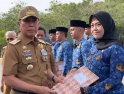Gubernur ASR Serahkan SK kepada 2.115 CPNS dan PPPK Pemprov, Ingatkan Jangan Jadikan Jaminan Pinjaman