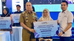 Pemprov Sultra Gelar Akad Massal KUR untuk 1.800 Debitur, Dorong UMKM Naik Kelas 18 Pemprov Sultra Gelar Akad Massal KUR untuk 1.800 Debitur, Dorong UMKM Naik Kelas