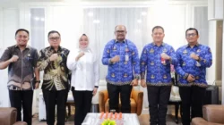 Wali Kota Kendari Temui Dirjen Kemendagri, Bahas Sarana Damkar dan Satpol PP 8 Wali Kota Kendari Temui Dirjen Kemendagri, Bahas Sarana Damkar dan Satpol PP