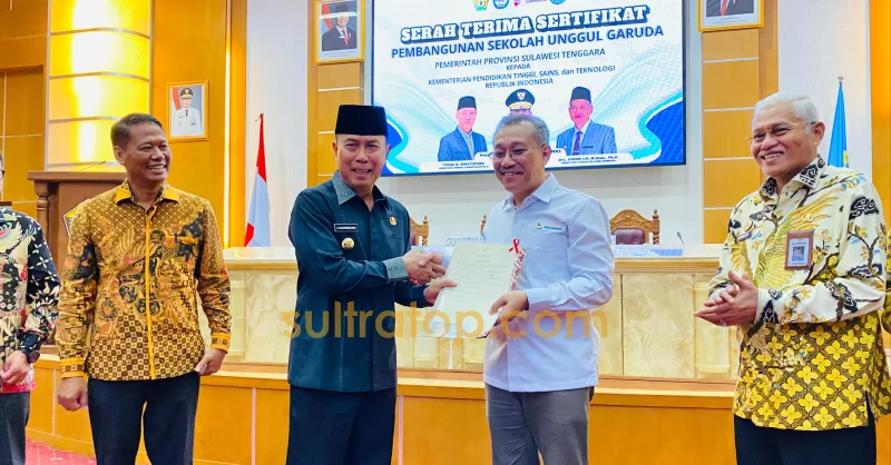 Gubernur Sultra Serahkan Sertifikat Lahan Sekolah Unggulan Garuda ke Kemendiktisaintek 1 Gubernur Sultra Serahkan Sertifikat Lahan Sekolah Unggulan Garuda ke Kemendiktisaintek