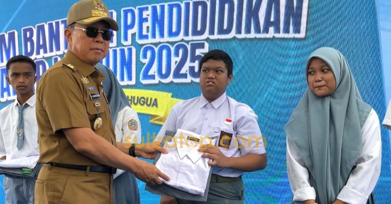 Gubernur ASR Gunakan Dana Pribadi Bantu 5 Ribu Seragam untuk Siswa SLB 1 Gubernur ASR Gunakan Dana Pribadi Bantu 5 Ribu Seragam untuk Siswa SLB