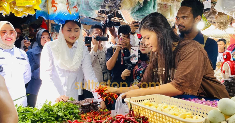 Wamen Perdagangan Tinjau Harga Komoditas dan Kesiapan Revitalisasi Pasar Baruga