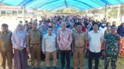 Dukung Generasi Sehat, Anggota DPR RI Ahmad Safei Kenalkan Makan Bergizi Gratis di Kolaka 15 Dukung Generasi Sehat, Anggota DPR RI Ahmad Safei Kenalkan Makan Bergizi Gratis di Kolaka