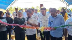 Bupati Mubar Resmikan Dapur MBG di Napano Kusambi, Ajak Warga Maksimalkan Potensi Bahan Baku Lokal 3 Bupati Mubar Resmikan Dapur MBG di Napano Kusambi, Ajak Warga Maksimalkan Potensi Bahan Baku Lokal