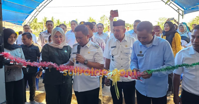 Bupati Mubar Resmikan Dapur MBG di Napano Kusambi, Ajak Warga Maksimalkan Potensi Bahan Baku Lokal 1 Bupati Mubar Resmikan Dapur MBG di Napano Kusambi, Ajak Warga Maksimalkan Potensi Bahan Baku Lokal