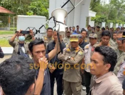 Aksi Damai Jurnalis di Kantor Gubernur Sultra: Serukan Stop Kekerasan terhadap Pers