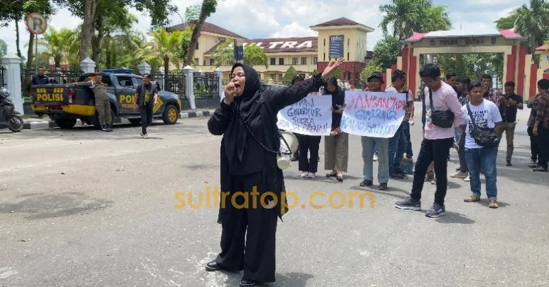Aksi Damai Jurnalis di Kantor Gubernur Sultra: Serukan Stop Kekerasan terhadap Pers 3 Aksi Damai Jurnalis di Kantor Gubernur Sultra: Serukan Stop Kekerasan terhadap Pers