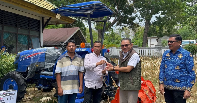 Jaelani Akan Maksimalkan Program Kampung Nelayan Merah Putih Usai Bagikan Alsintan di Muna 1 Jaelani Akan Maksimalkan Program Kampung Nelayan Merah Putih Usai Bagikan Alsintan di Muna