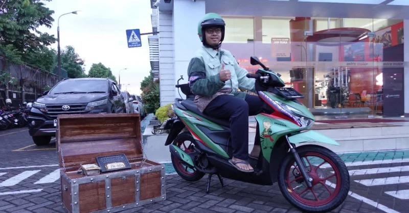 Astra Motor Sulsel Resmi Serahkan Honda BeAT One Piece x Tahilalats Edisi Zoro kepada Konsumen Makassar