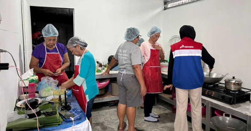 Pertamina Patra Niaga IT Bitung Gelar Pelatihan Olahan Makanan Ringan untuk Dukung Kemandirian Ekonomi Ibu Rumah Tangga
