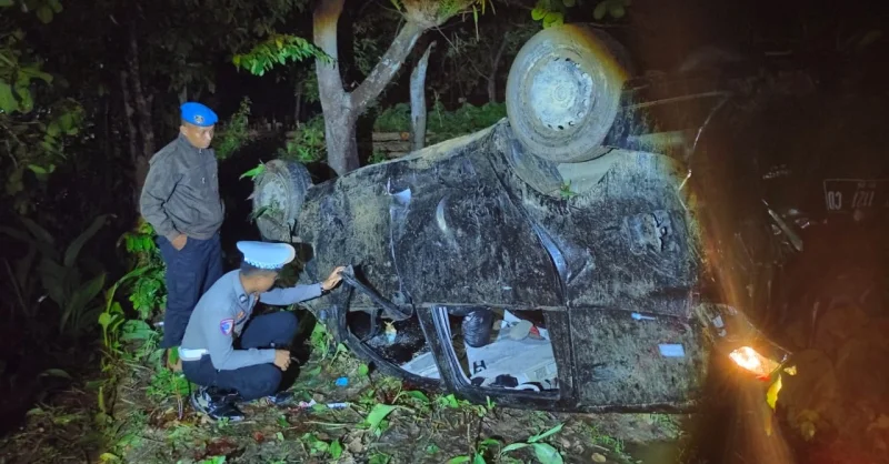 Kecelakaan Tunggal di Lakapodo Muna, Satu Tewas dan Dua Luka-Luka 1 Kecelakaan Tunggal di Lakapodo Muna, Satu Tewas dan Dua Luka-Luka