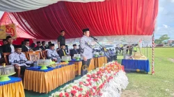 Upacara Hari Guru di Muna Barat, Bupati Darwin Ceritakan Perjuangan Orang Tuanya Sesama Guru