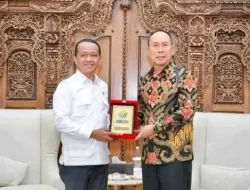 Gubernur ASR Berhasil Lobi Menteri ESDM, 50 Desa di Sultra Akan Teraliri Listrik 2026–2027