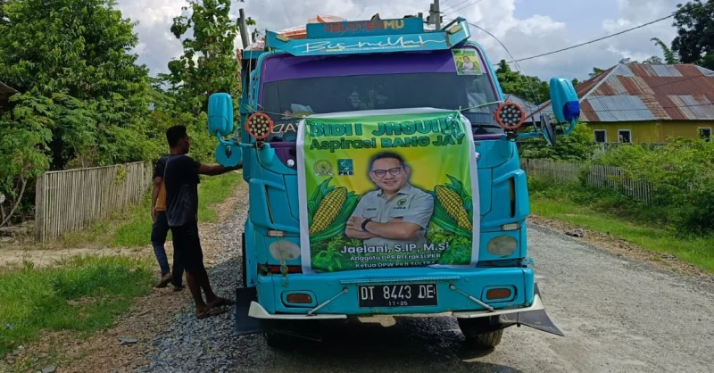 Jaelani Dorong Produktivitas Pertanian Muna Barat Lewat Bantuan 22 Ton Bibit Jagung BISI 18