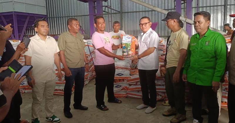 Jaelani Bantu 98 Ton Bibit Jagung untuk Perkuat Ketahanan Pangan Muna–Muna Barat