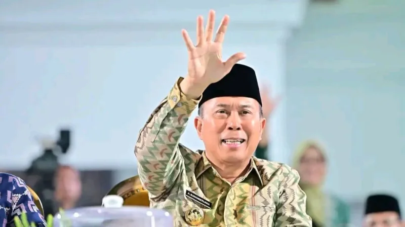 8 dari 10 Ruas Jalan Program JAMAAH Gubernur ASR Tuntas 100 Persen di 2025 1 Andi Sumangerukka (ASR)