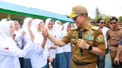 Program Bantuan Siswa Miskin Gubernur ASR Telah Tersalur ke 3.500 Pelajar