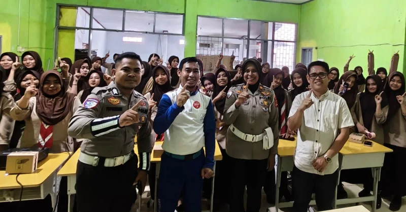 Asmo Sulsel dan Polres Parepare Berkolaborasi Gelar Edukasi Safety Riding bagi Siswa SMKN 3 Parepare